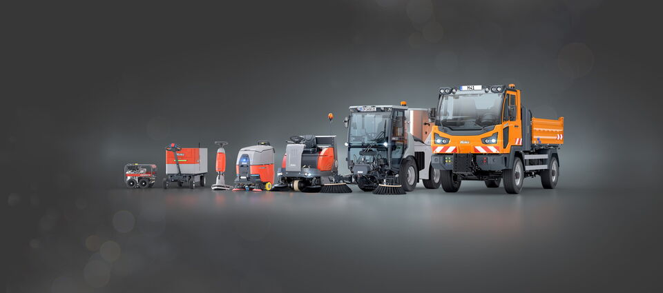 Aufgereihte Produkt-Range von Hako auf dunklem Hintergrund.